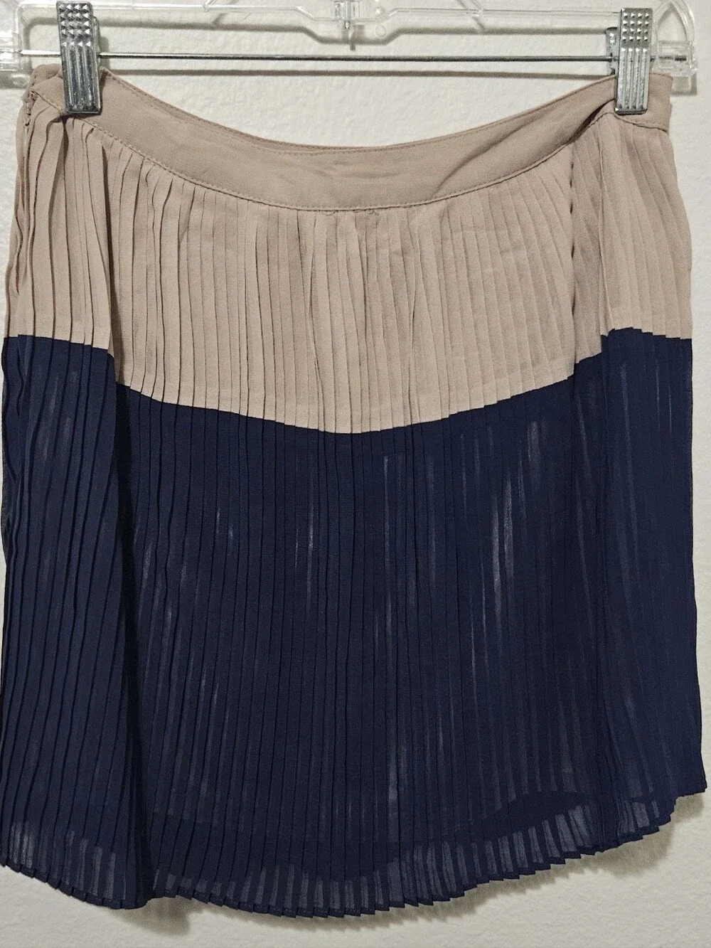 Forever 21 Beige and Navy Two-Tone Pleated Mini Skirt
